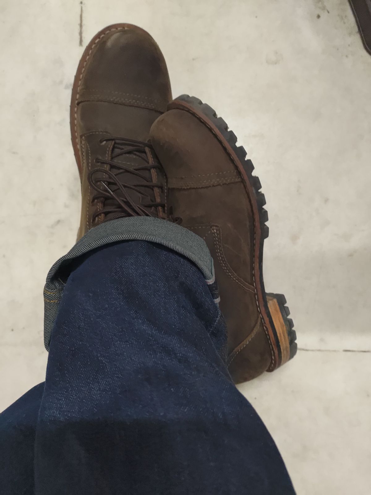 Photo by avikishoresoni on March 27, 2025 of the Craft & Glory Ranger Boots 6" (Vintage Brown) Goodyear Welted in Full Grain Waxed Water Buffalo.