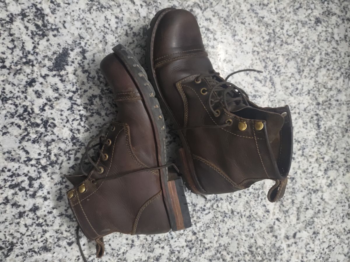 Photo by avikishoresoni on May 4, 2026 of the Craft & Glory Ranger Boots 6" (Vintage Brown) Goodyear Welted in Full Grain Waxed Water Buffalo.