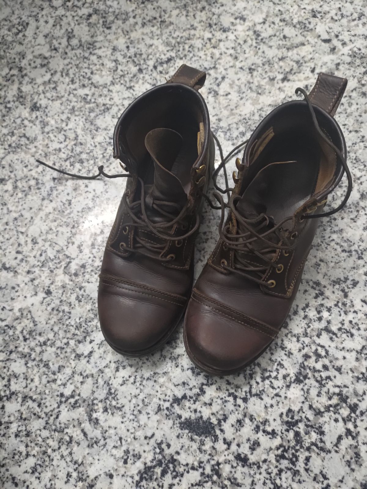 Photo by avikishoresoni on May 4, 2026 of the Craft & Glory Ranger Boots 6" (Vintage Brown) Goodyear Welted in Full Grain Waxed Water Buffalo.
