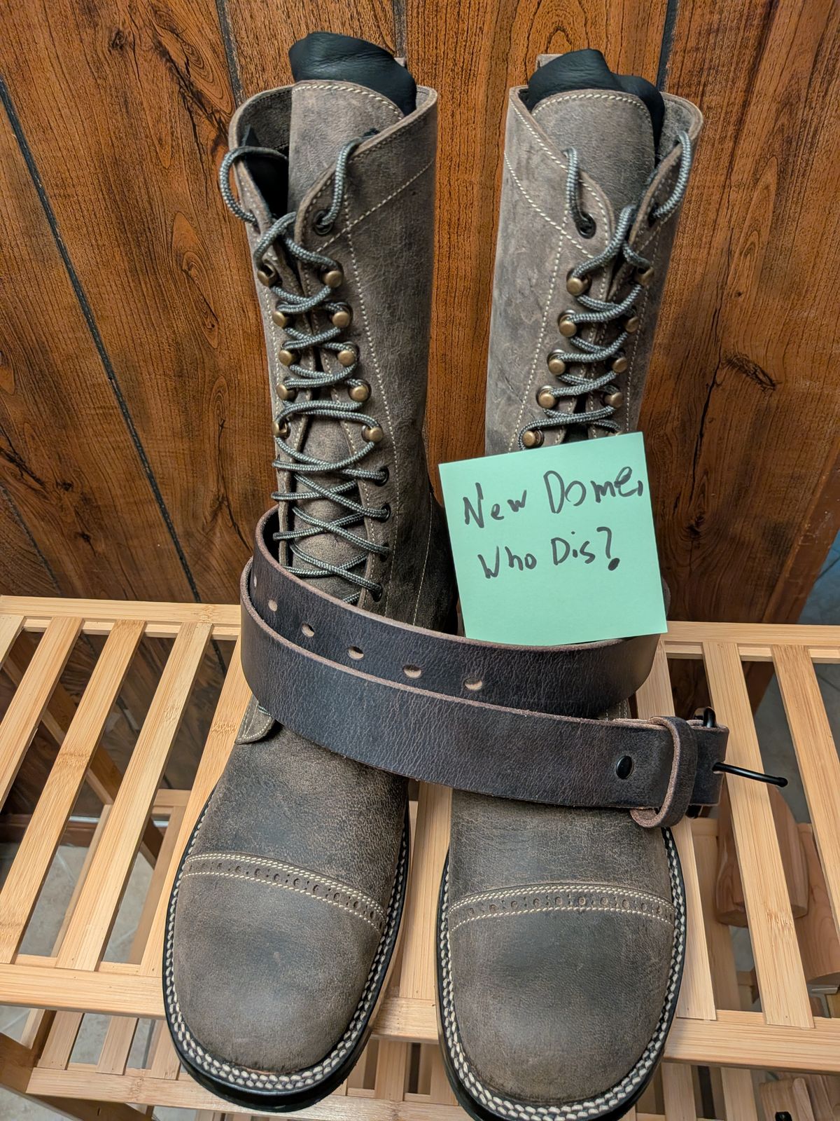 Photo by mari on October 1, 2025 of the Caswell Boot Company Caswell x Fortis Munson in Gallun Charcoal Teton Stag.