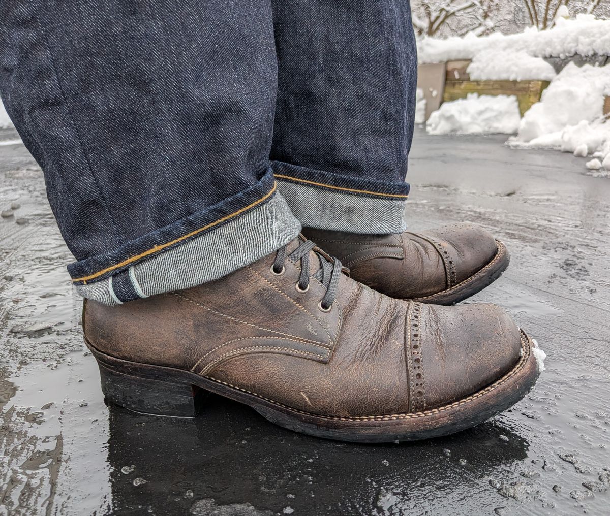 Photo by mari on January 17, 2026 of the Caswell Boot Company Caswell x Fortis Munson in Gallun Charcoal Teton Stag.