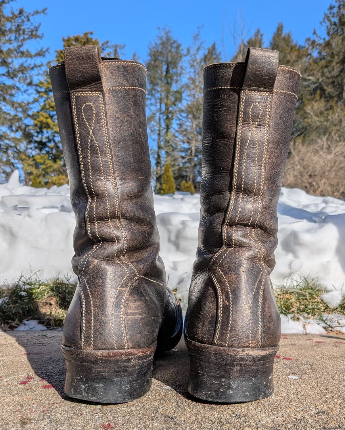 Photo by mari on February 1, 2026 of the Caswell Boot Company Caswell x Fortis Munson in Gallun Charcoal Teton Stag.