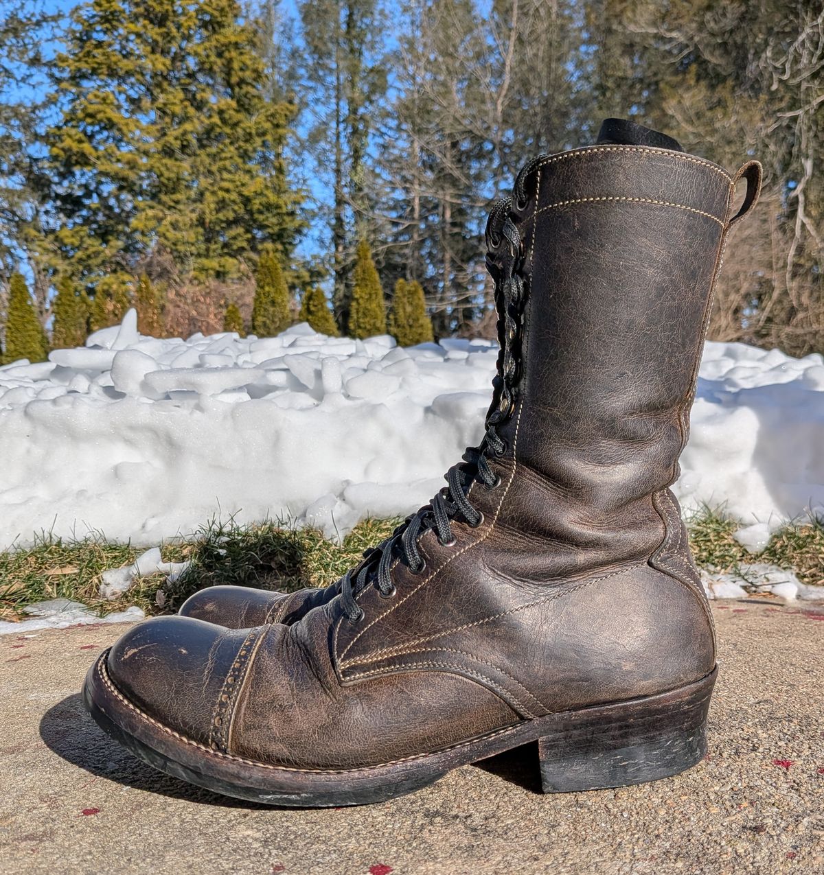 Photo by mari on February 1, 2026 of the Caswell Boot Company Caswell x Fortis Munson in Gallun Charcoal Teton Stag.