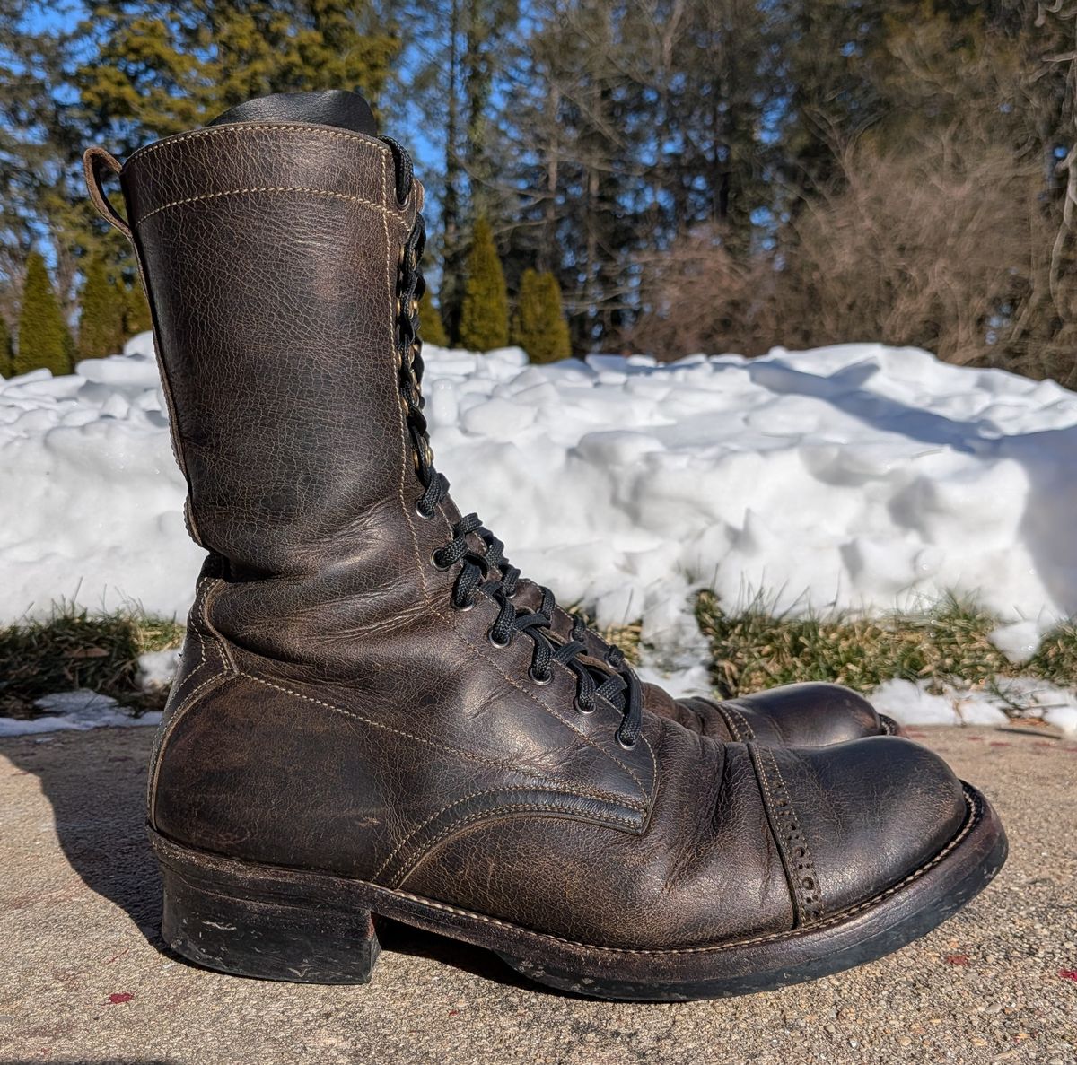 Photo by mari on February 1, 2026 of the Caswell Boot Company Caswell x Fortis Munson in Gallun Charcoal Teton Stag.