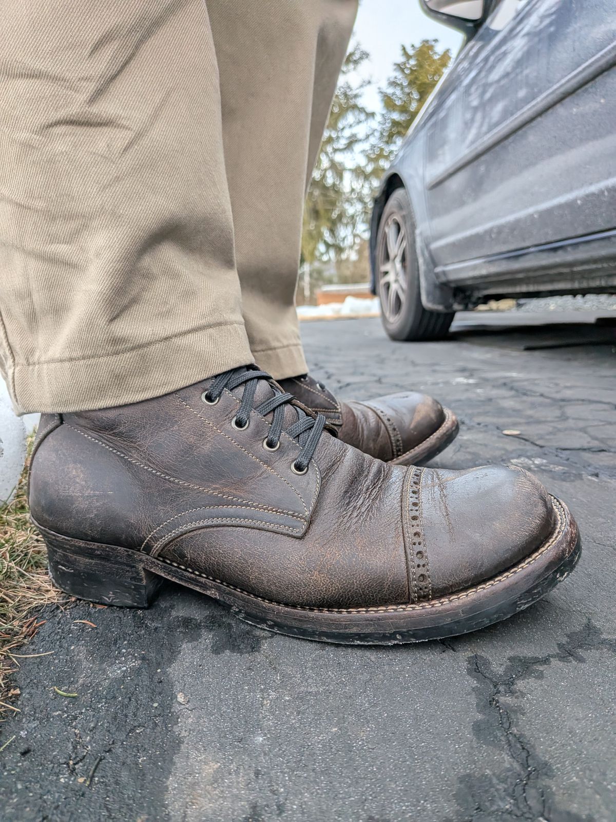 Photo by mari on February 11, 2026 of the Caswell Boot Company Caswell x Fortis Munson in Gallun Charcoal Teton Stag.