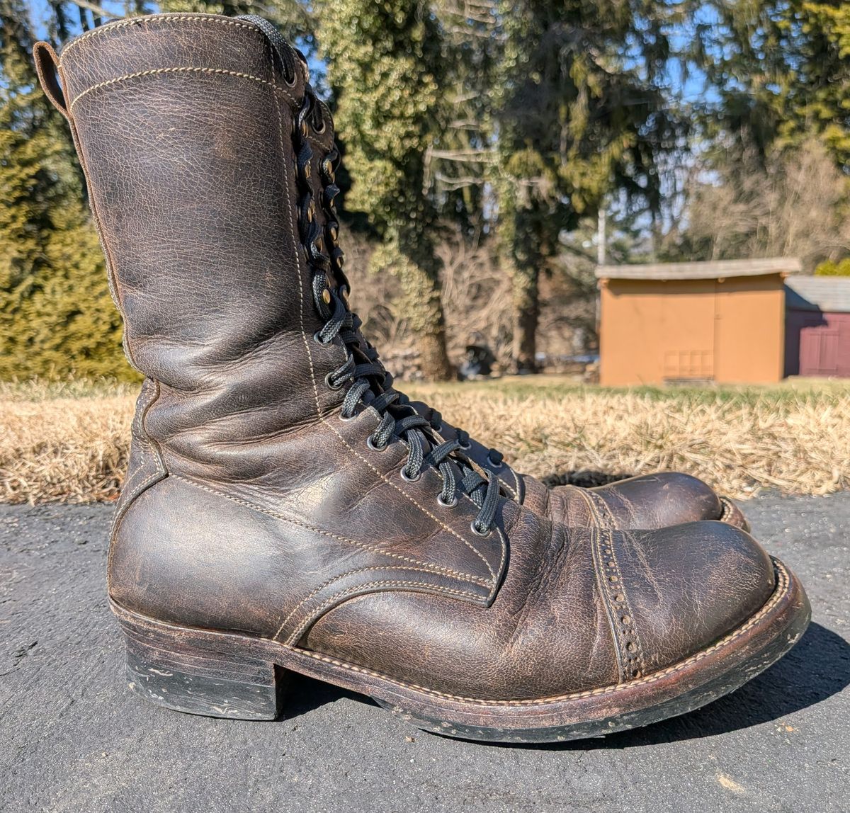 Photo by mari on March 1, 2026 of the Caswell Boot Company Caswell x Fortis Munson in Gallun Charcoal Teton Stag.