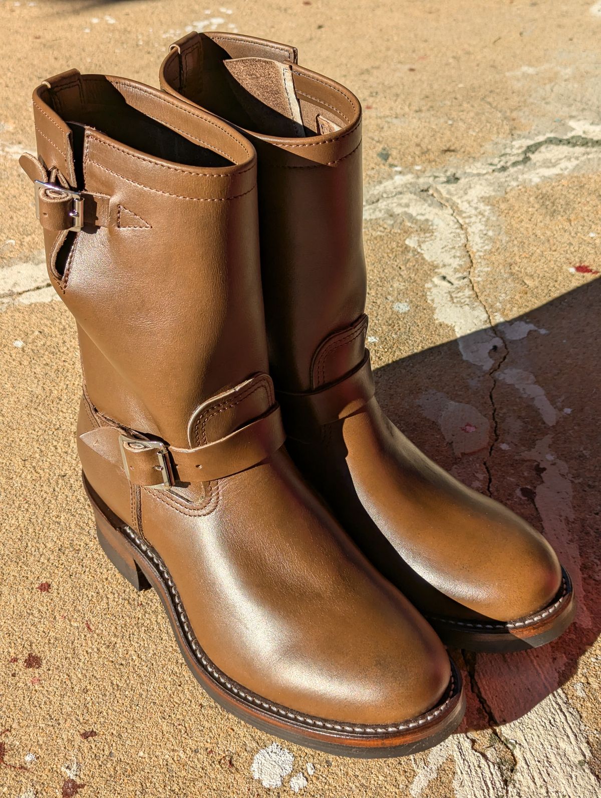 Photo by mari on September 3, 2024 of the Keystone Shoe Company Biker Boot (Engineer) in Horween Dark Brown Latigo.