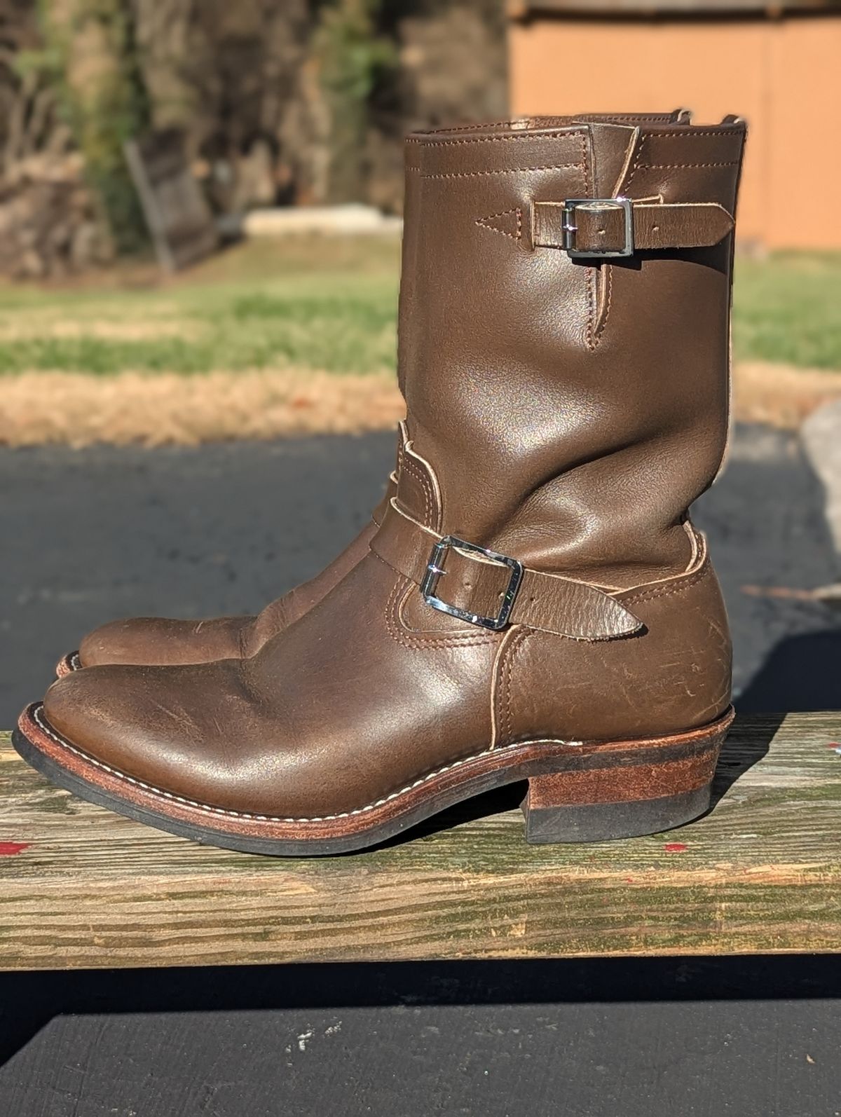Photo by mari on January 1, 2025 of the Keystone Shoe Company Biker Boot (Engineer) in Horween Dark Brown Latigo.