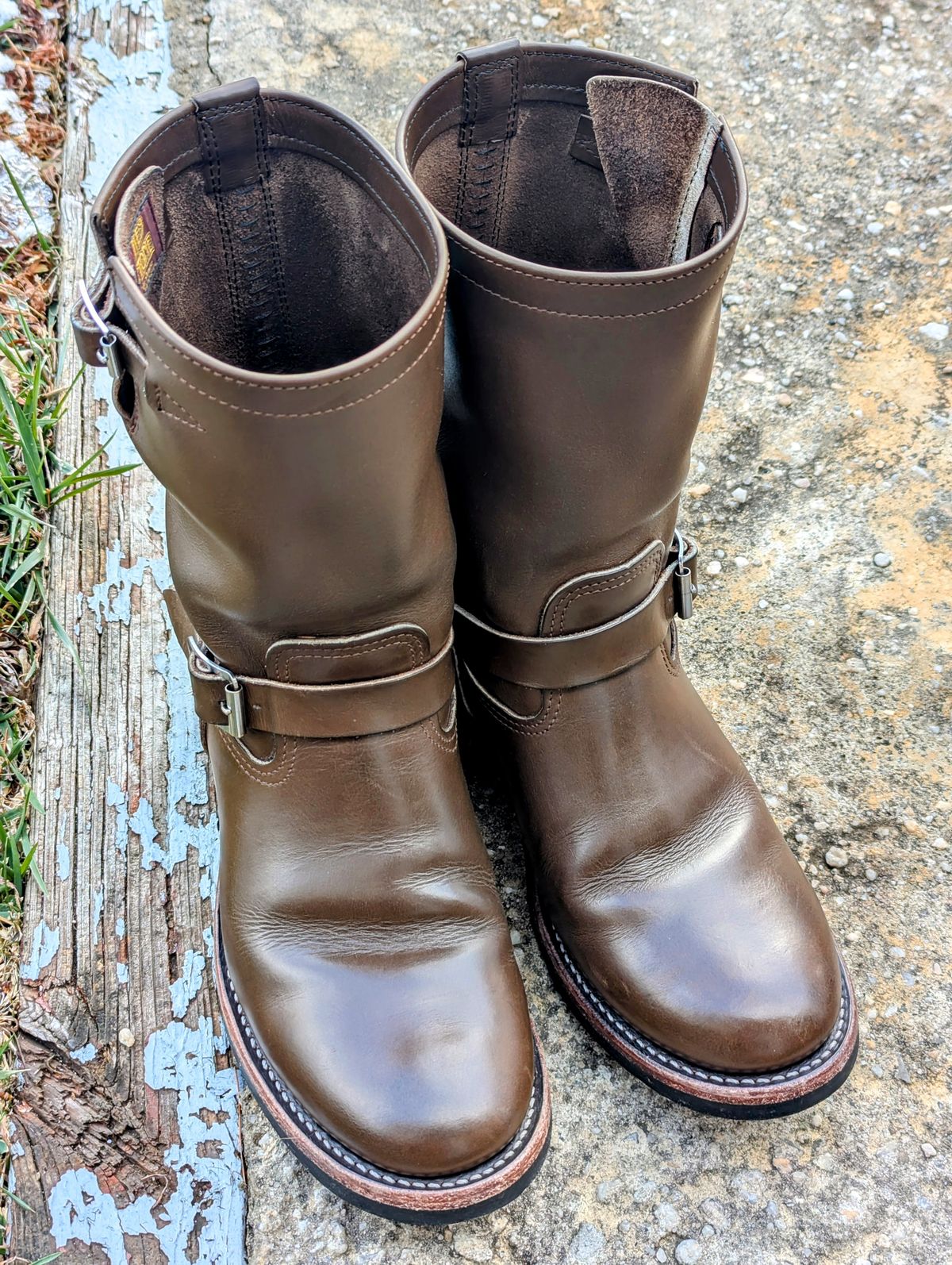 Photo by mari on January 11, 2025 of the Keystone Shoe Company Biker Boot (Engineer) in Horween Dark Brown Latigo.