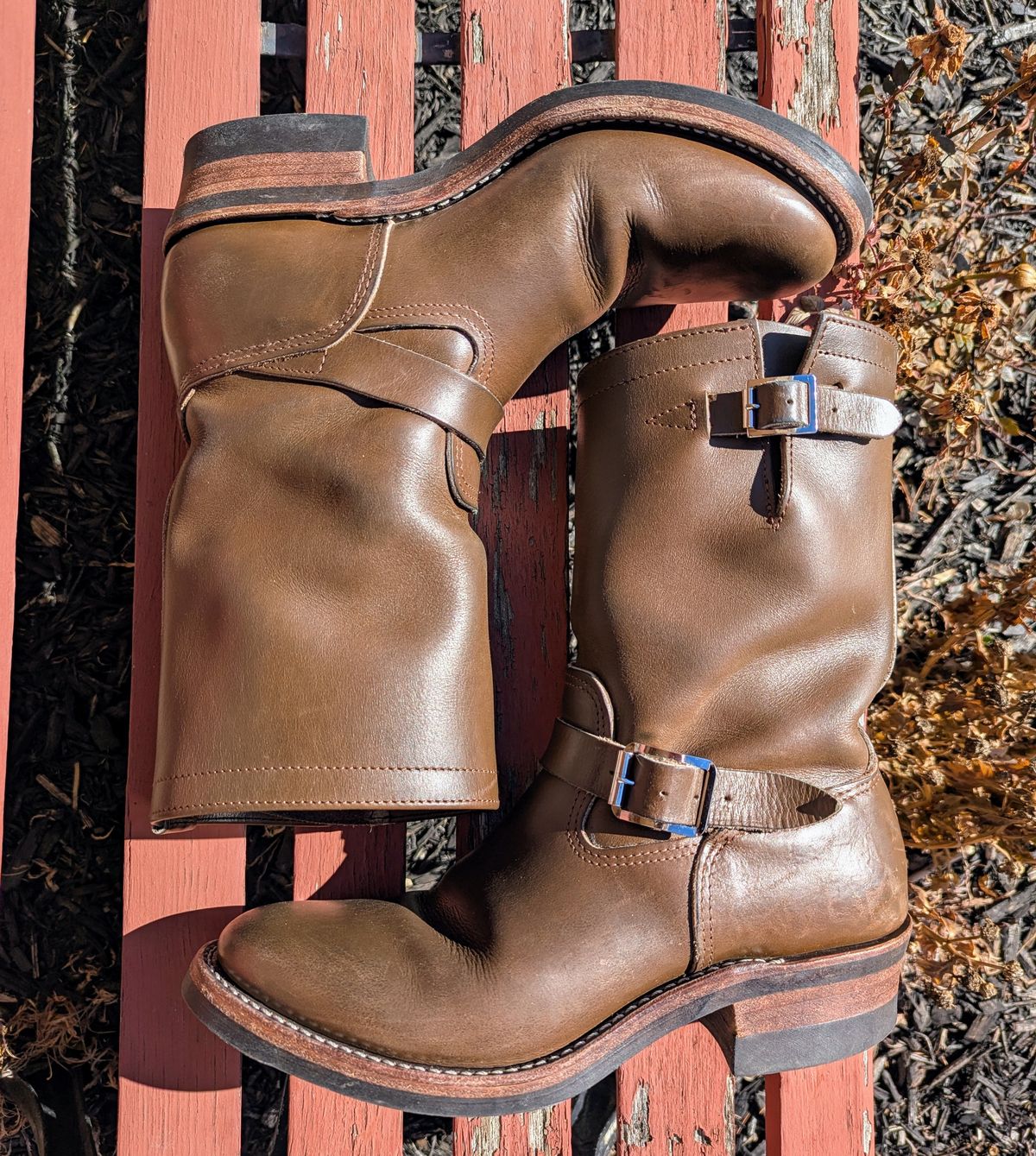 Photo by mari on February 1, 2025 of the Keystone Shoe Company Biker Boot (Engineer) in Horween Dark Brown Latigo.