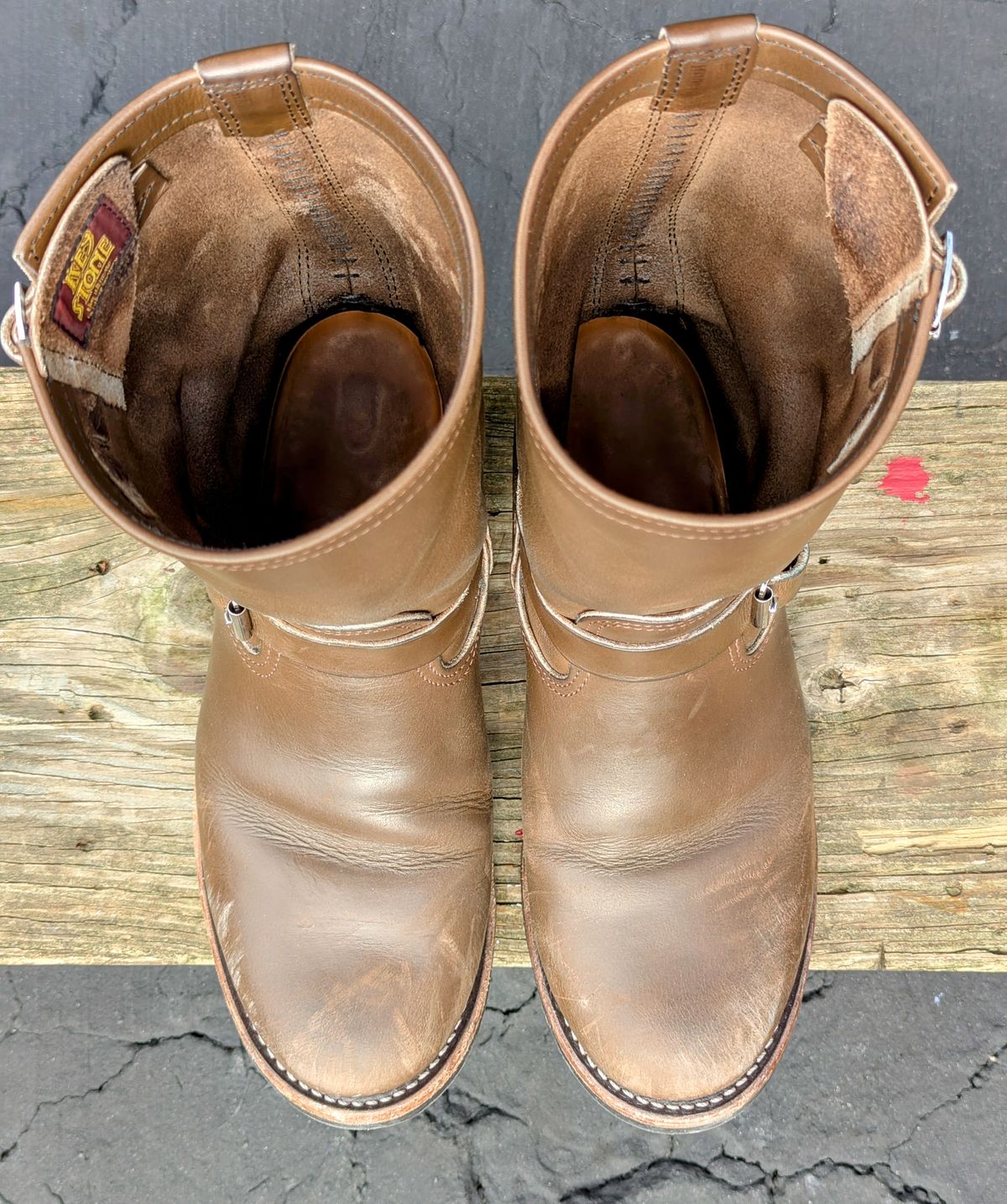 Photo by mari on March 1, 2025 of the Keystone Shoe Company Biker Boot (Engineer) in Horween Dark Brown Latigo.