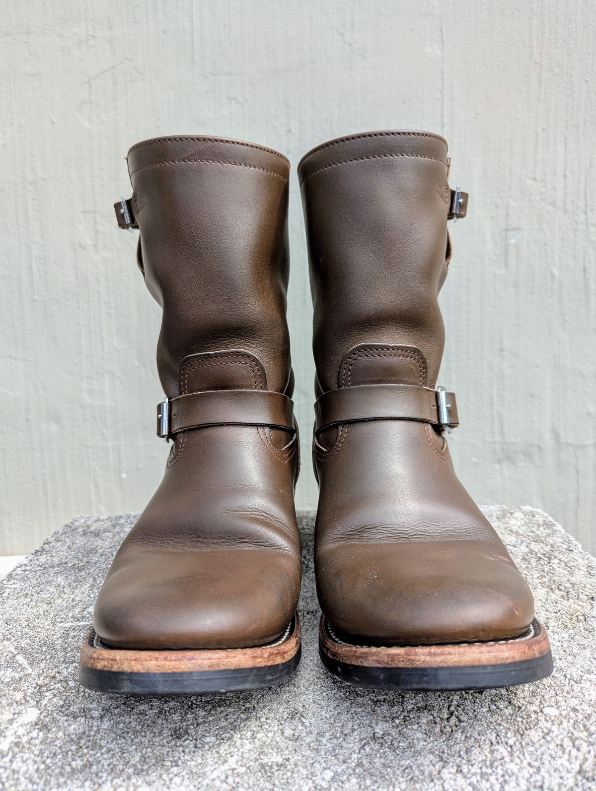 Photo by mari on April 1, 2025 of the Keystone Shoe Company Biker Boot (Engineer) in Horween Dark Brown Latigo.