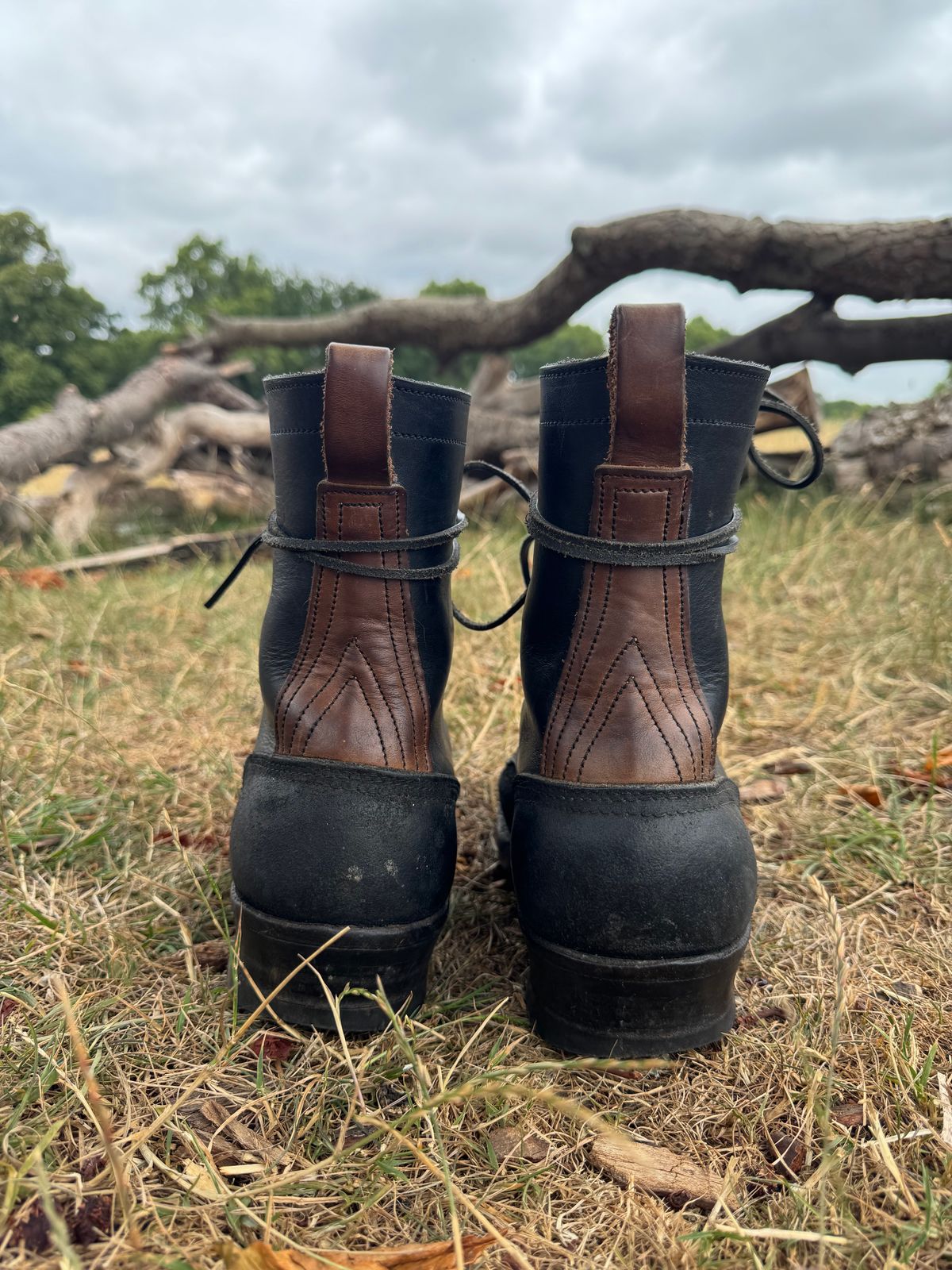 Photo by BeardedBaldilocks on July 6, 2025 of the Nicks Ranger in Black Heavy Duty & Seidel MaxSupport Black Roughout & Horween Natural Chromexcel.