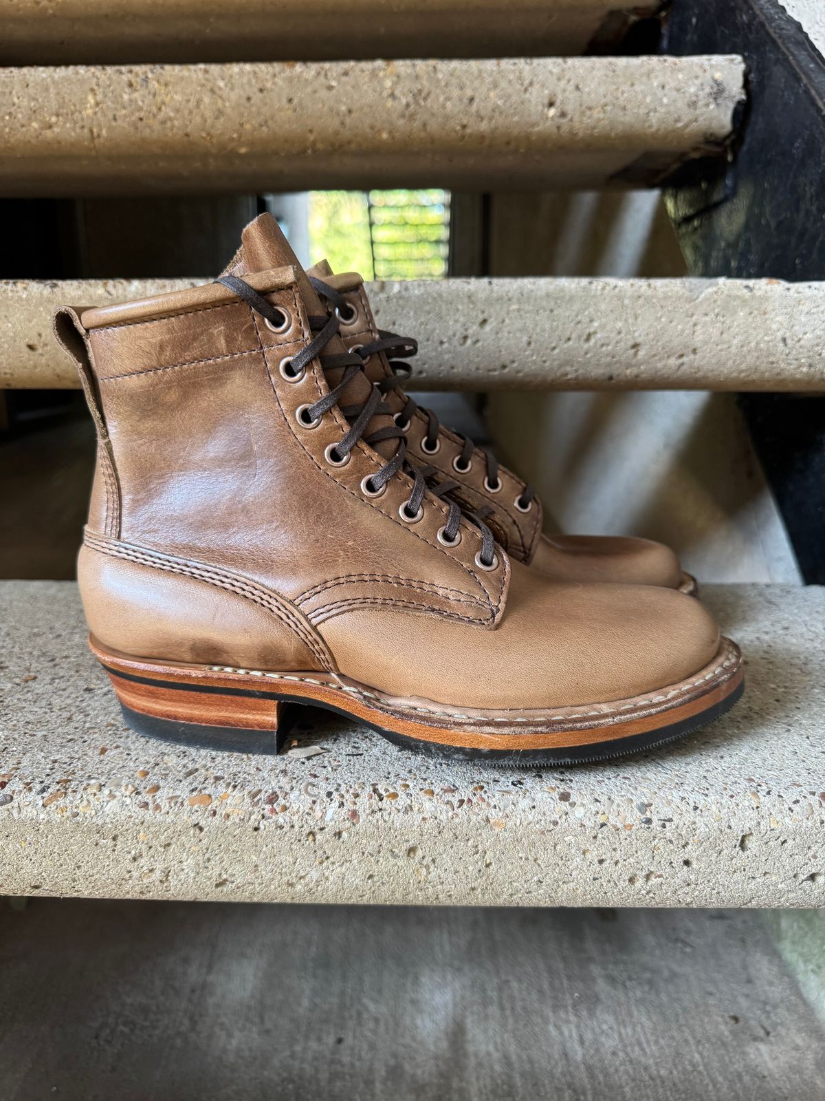 Photo by freezingbear83 on October 2, 2025 of the White's Bounty Hunter in Horween Natural Chromexcel.