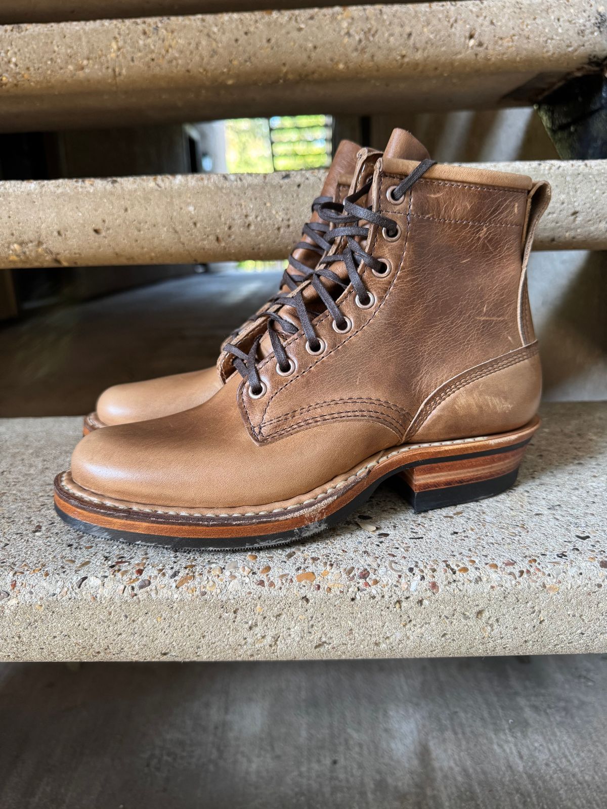Photo by freezingbear83 on October 2, 2025 of the White's Bounty Hunter in Horween Natural Chromexcel.