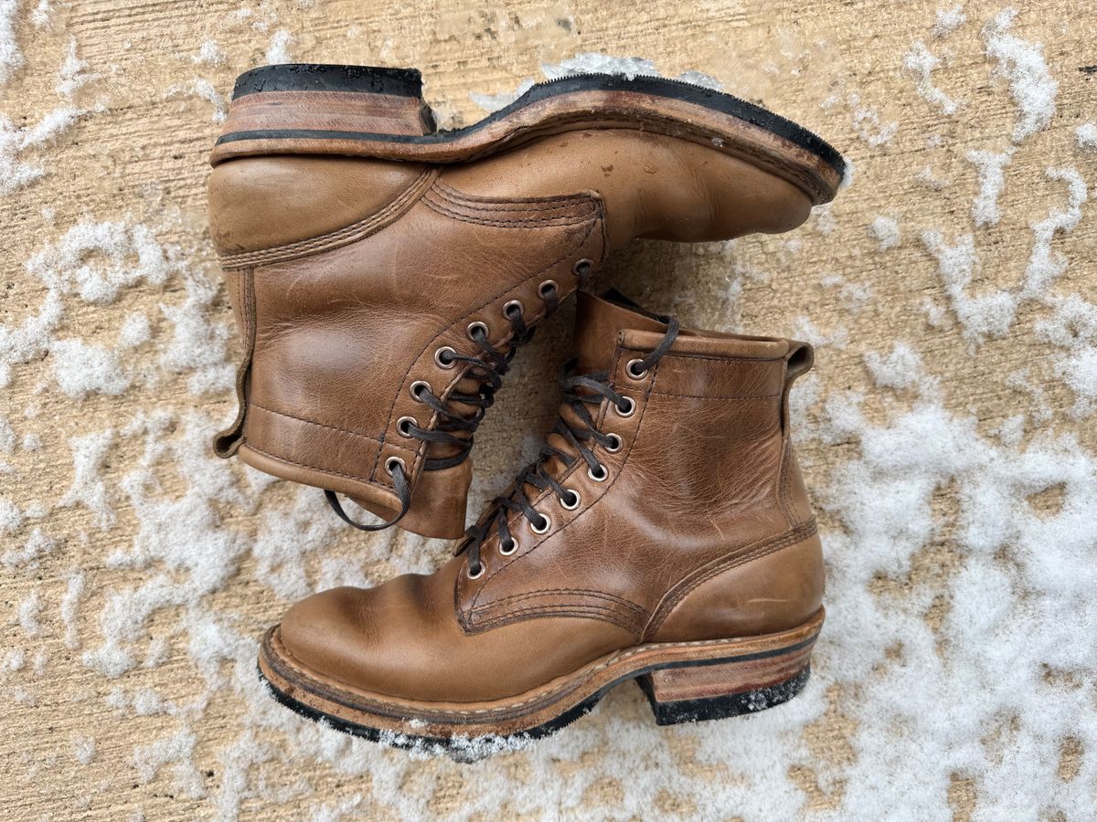 Photo by freezingbear83 on December 2, 2025 of the White's Bounty Hunter in Horween Natural Chromexcel.