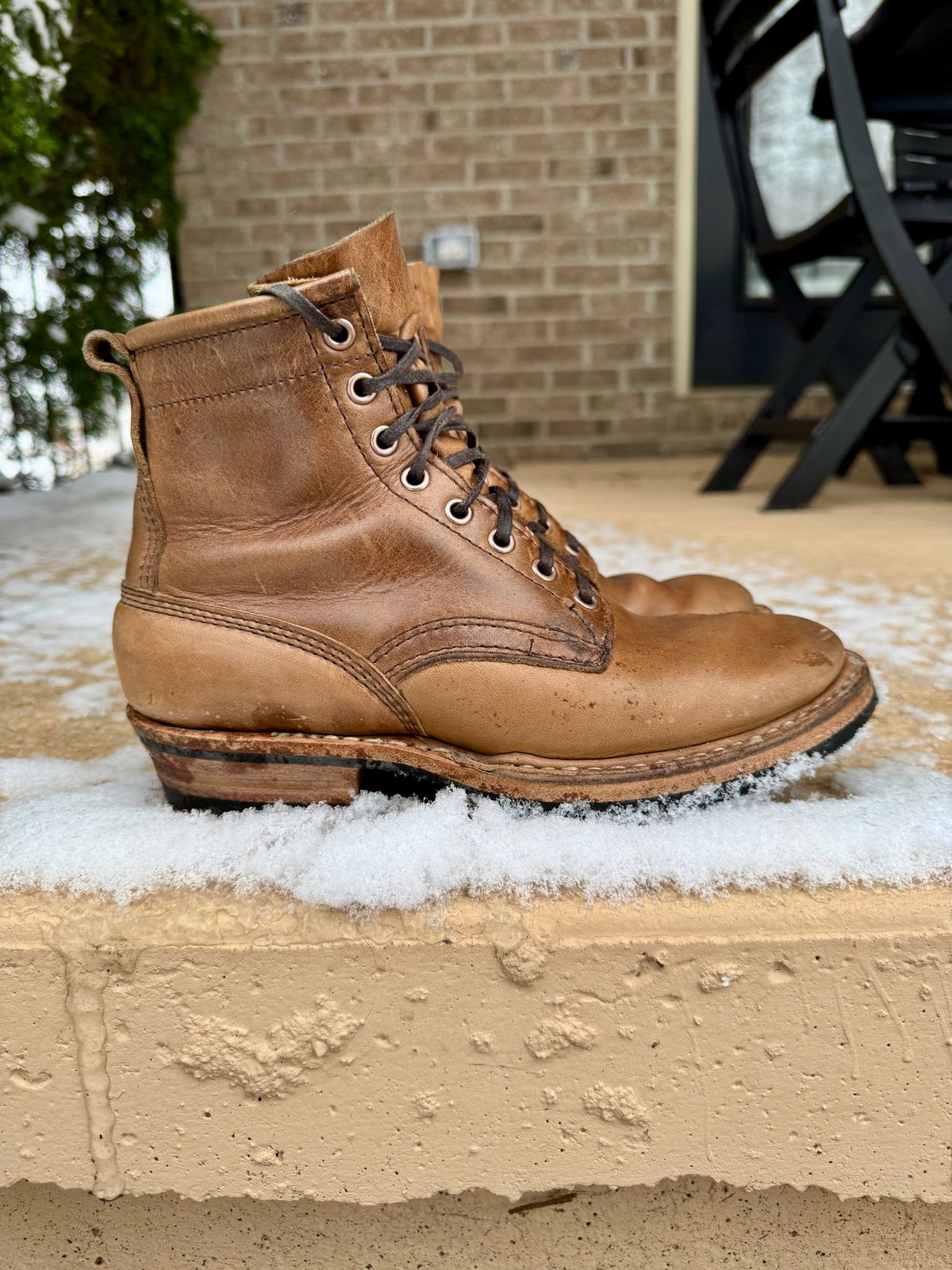 Photo by freezingbear83 on December 2, 2025 of the White's Bounty Hunter in Horween Natural Chromexcel.