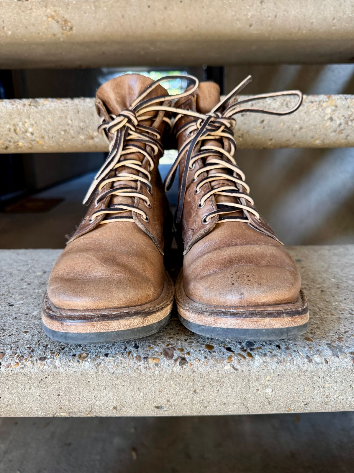 Photo by freezingbear83 on January 3, 2026 of the White's Bounty Hunter in Horween Natural Chromexcel.