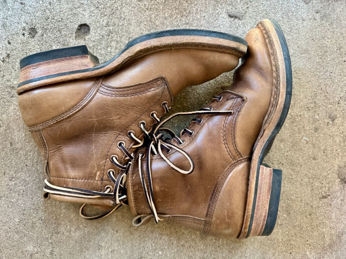 Photo by freezingbear83 on January 3, 2026 of the White's Bounty Hunter in Horween Natural Chromexcel.