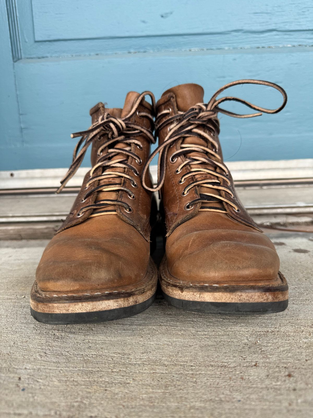 Photo by freezingbear83 on March 1, 2026 of the White's Bounty Hunter in Horween Natural Chromexcel.