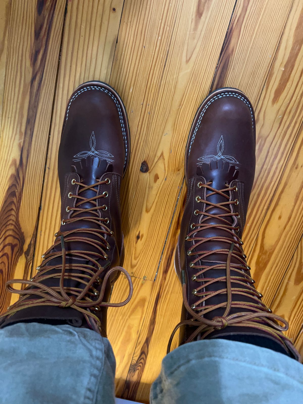 Photo by dieseldoc25 on November 3, 2025 of the Nicks Packer in Horween Timber Roanoke.