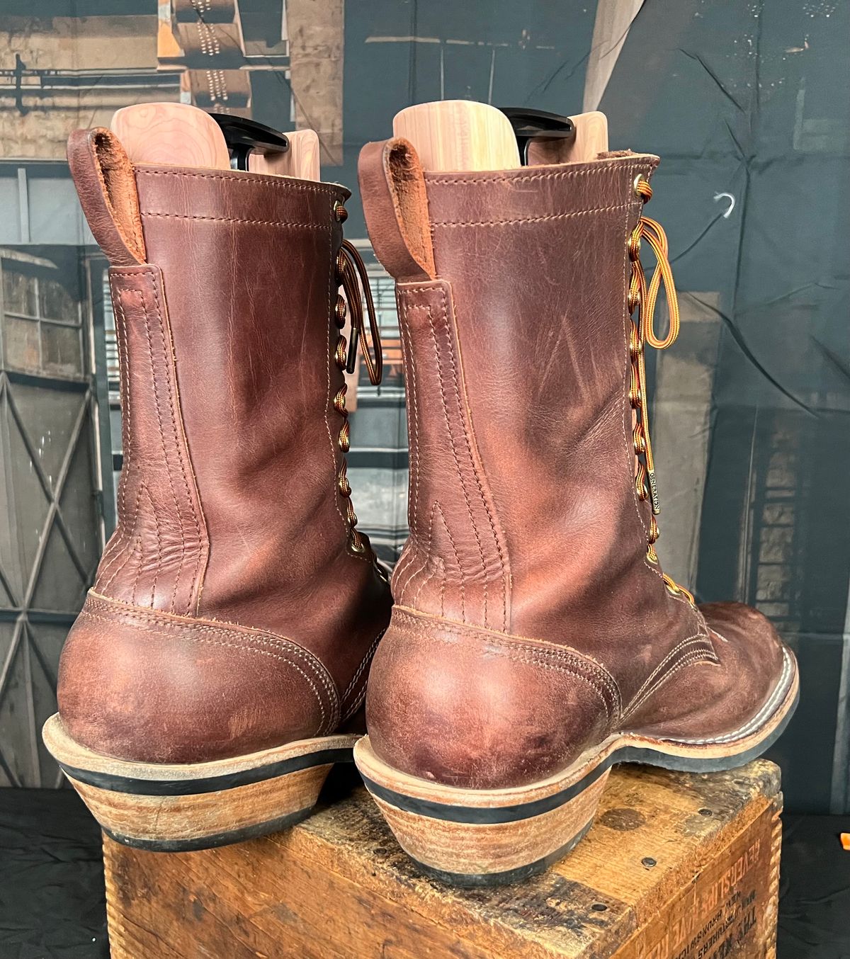 Photo by dieseldoc25 on November 21, 2025 of the Nicks Packer in Horween Timber Roanoke.