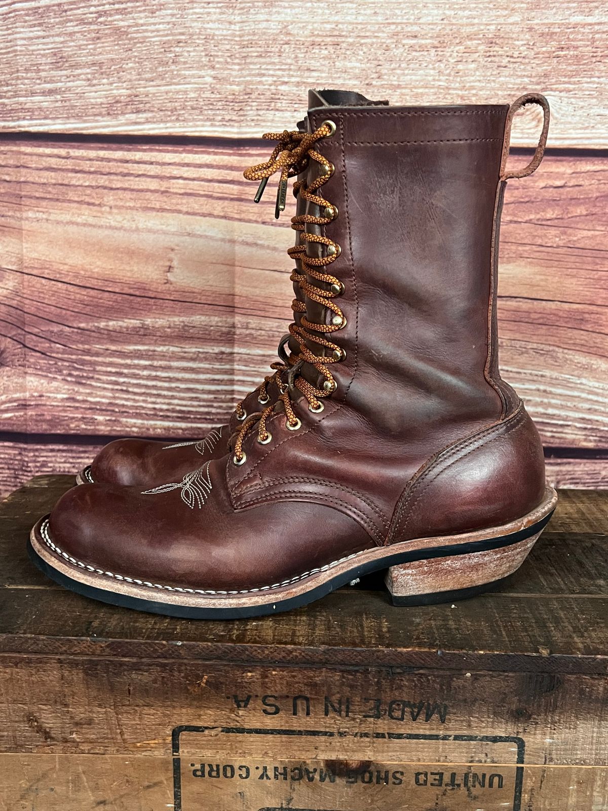 Photo by dieseldoc25 on February 2, 2026 of the Nicks Packer in Horween Timber Roanoke.