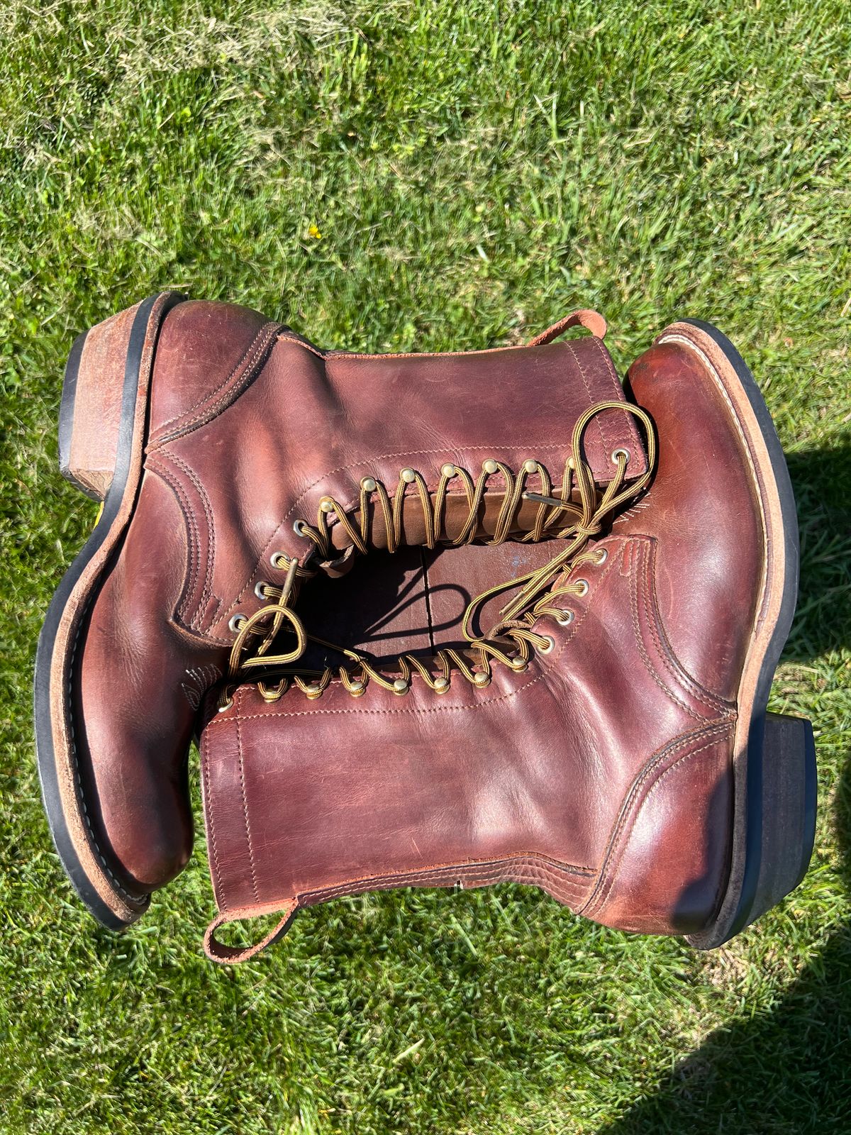 Photo by dieseldoc25 on April 2, 2026 of the Nicks Packer in Horween Timber Roanoke.