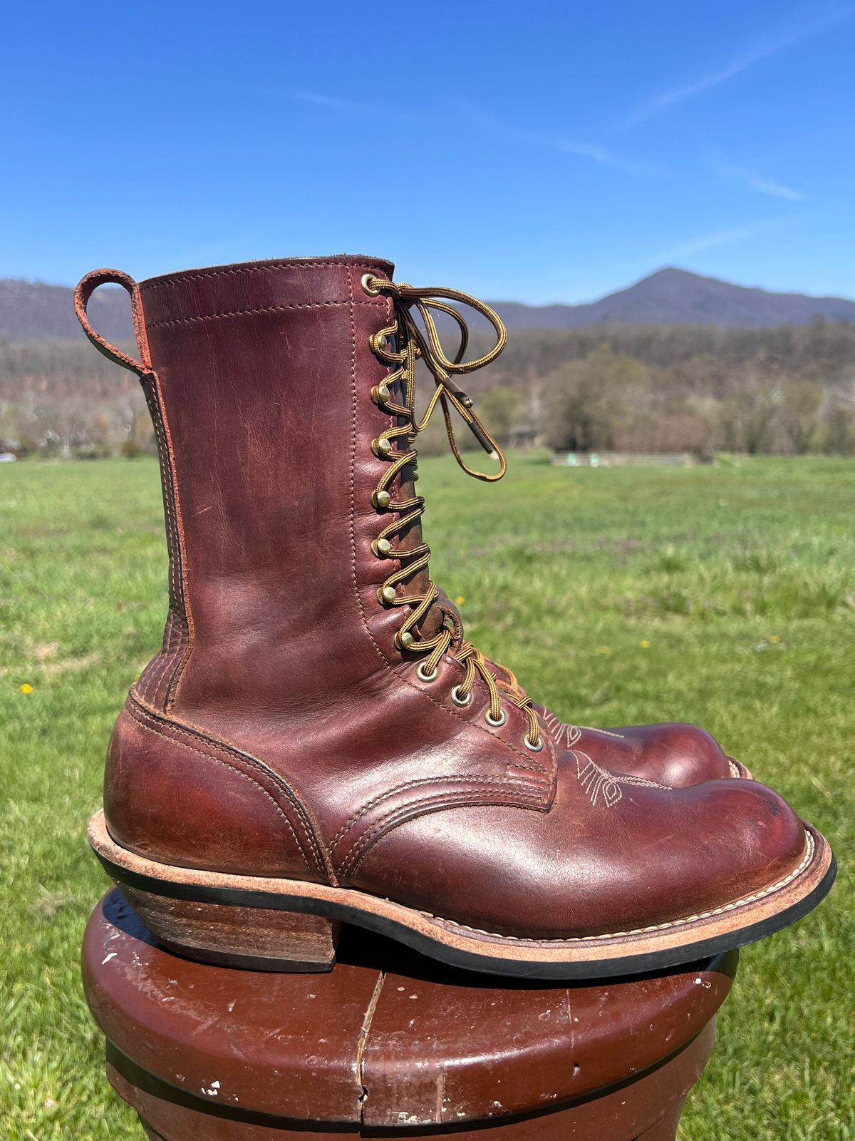 Photo by dieseldoc25 on April 2, 2026 of the Nicks Packer in Horween Timber Roanoke.