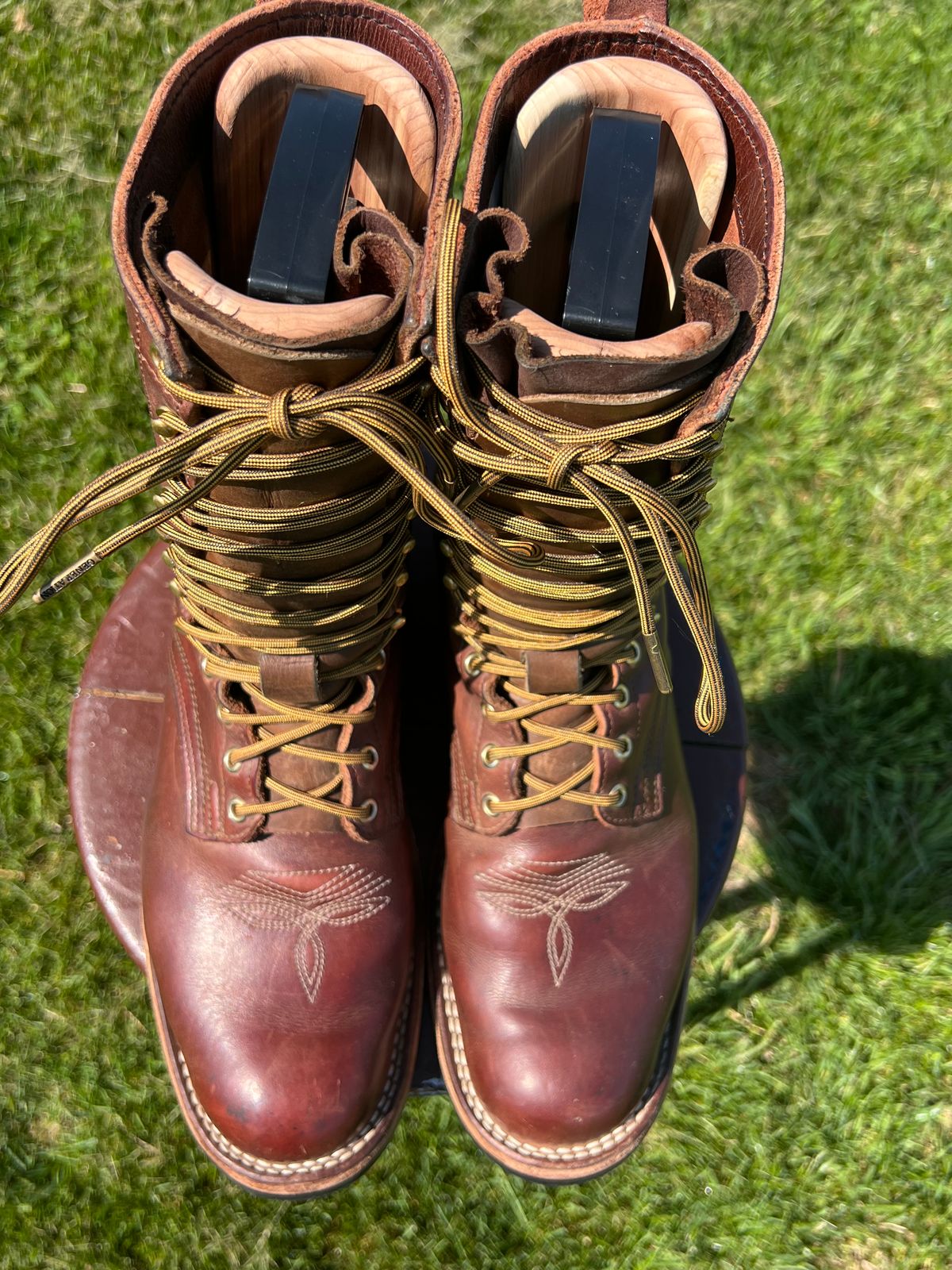 Photo by dieseldoc25 on April 2, 2026 of the Nicks Packer in Horween Timber Roanoke.