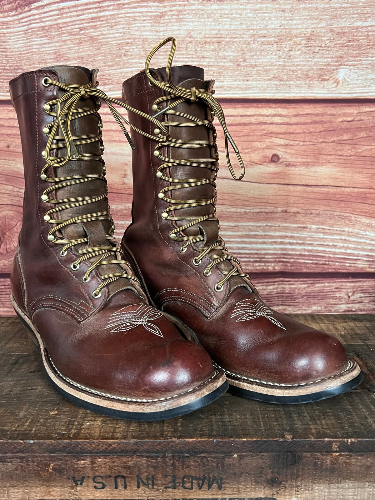 Photo by dieseldoc25 on April 2, 2026 of the Nicks Packer in Horween Timber Roanoke.