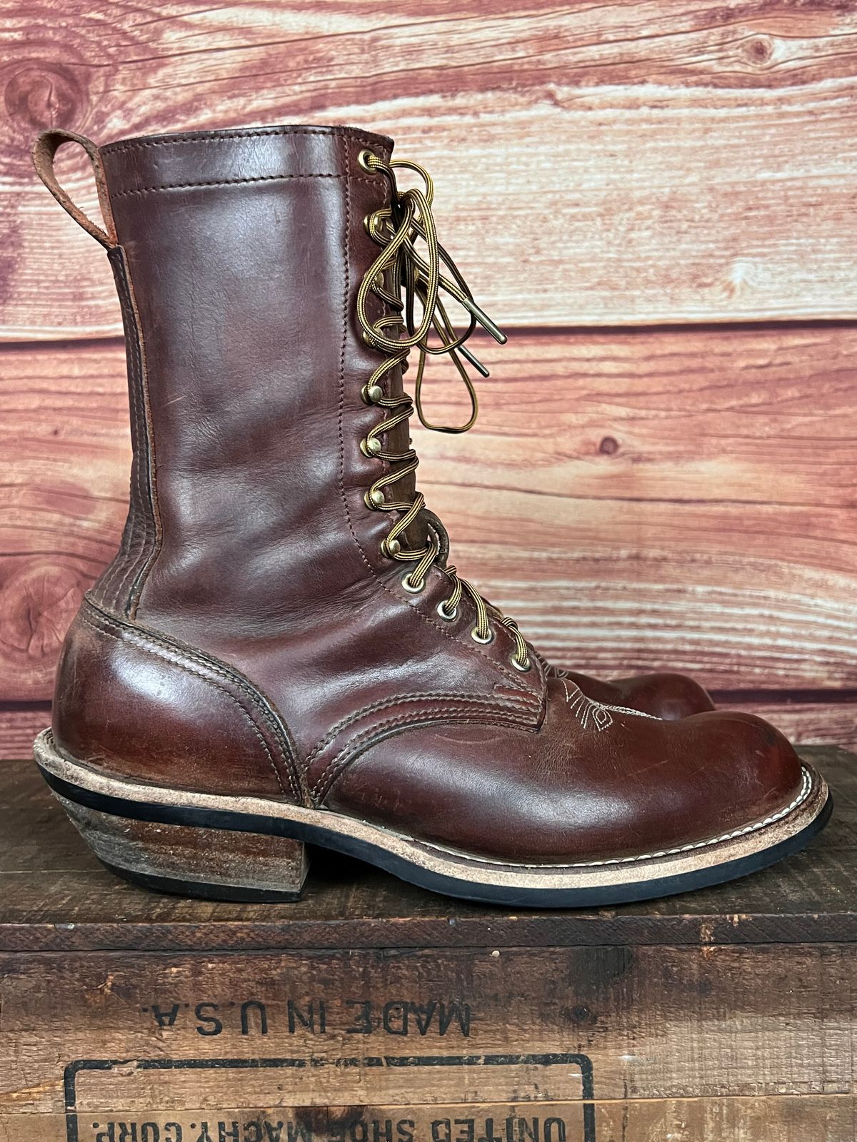 Photo by dieseldoc25 on April 2, 2026 of the Nicks Packer in Horween Timber Roanoke.