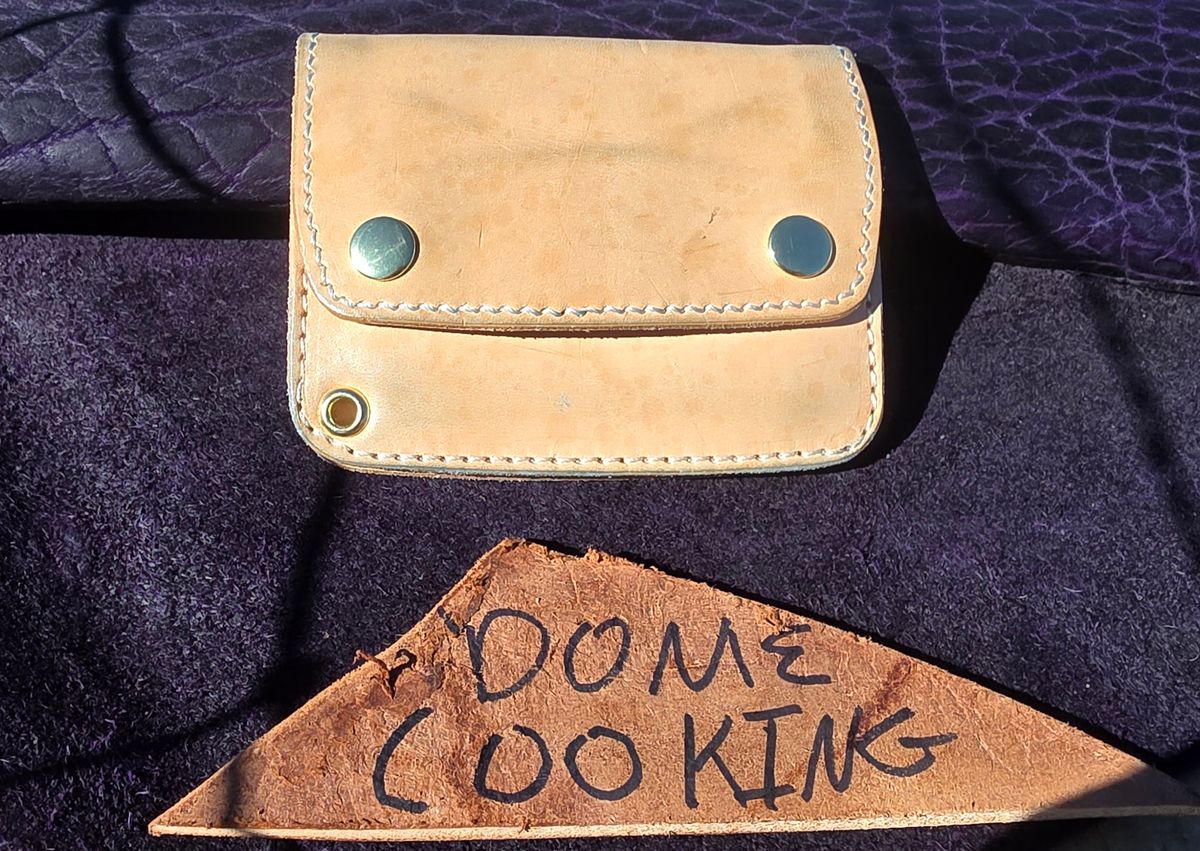 Photo by zestyclosemedicine on November 3, 2025 of the Nicks Mini Trucker Wallet in Wickett & Craig Natural Skirting.