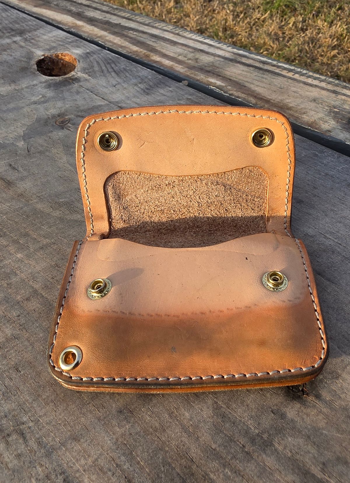 Photo by zestyclosemedicine on January 4, 2026 of the Nicks Mini Trucker Wallet in Wickett & Craig Natural Skirting.