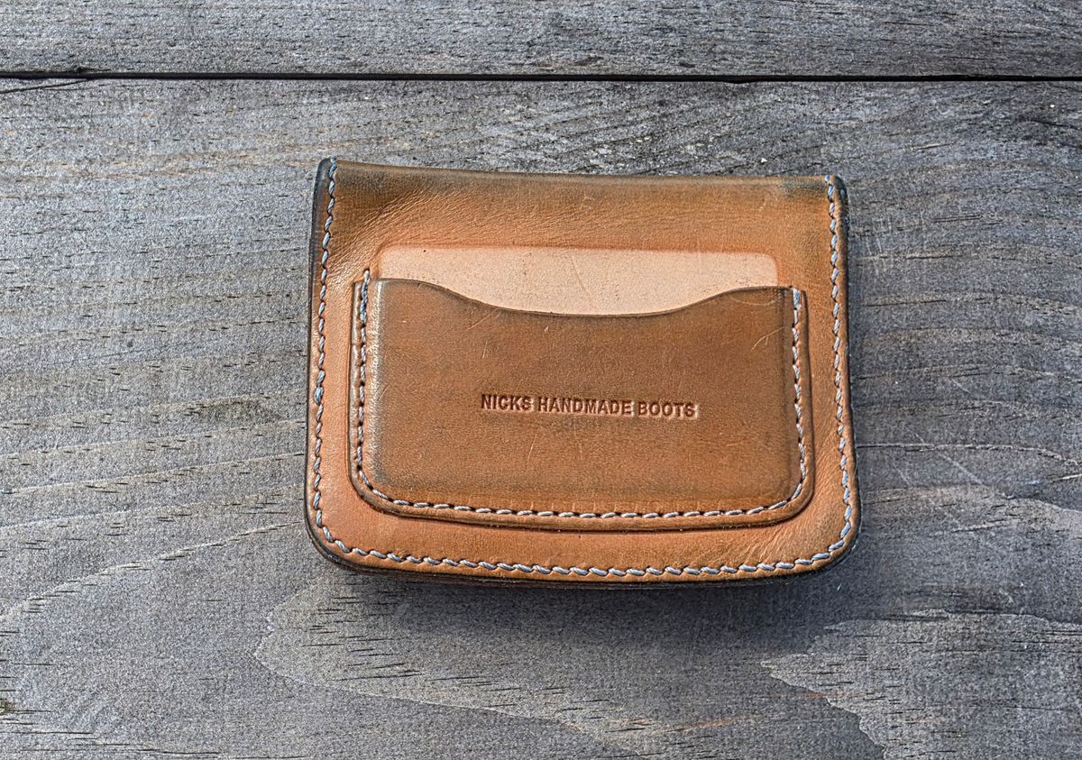 Photo by zestyclosemedicine on March 5, 2026 of the Nicks Mini Trucker Wallet in Wickett & Craig Natural Skirting.
