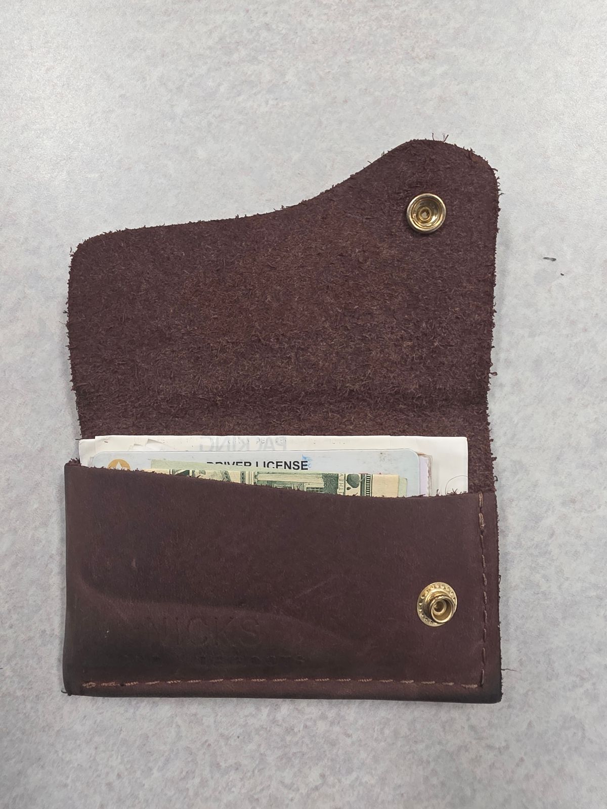 Photo by zestyclosemedicine on June 5, 2025 of the Nicks Snap Wallet in Nicks / Seidel 1964 Mahogany.