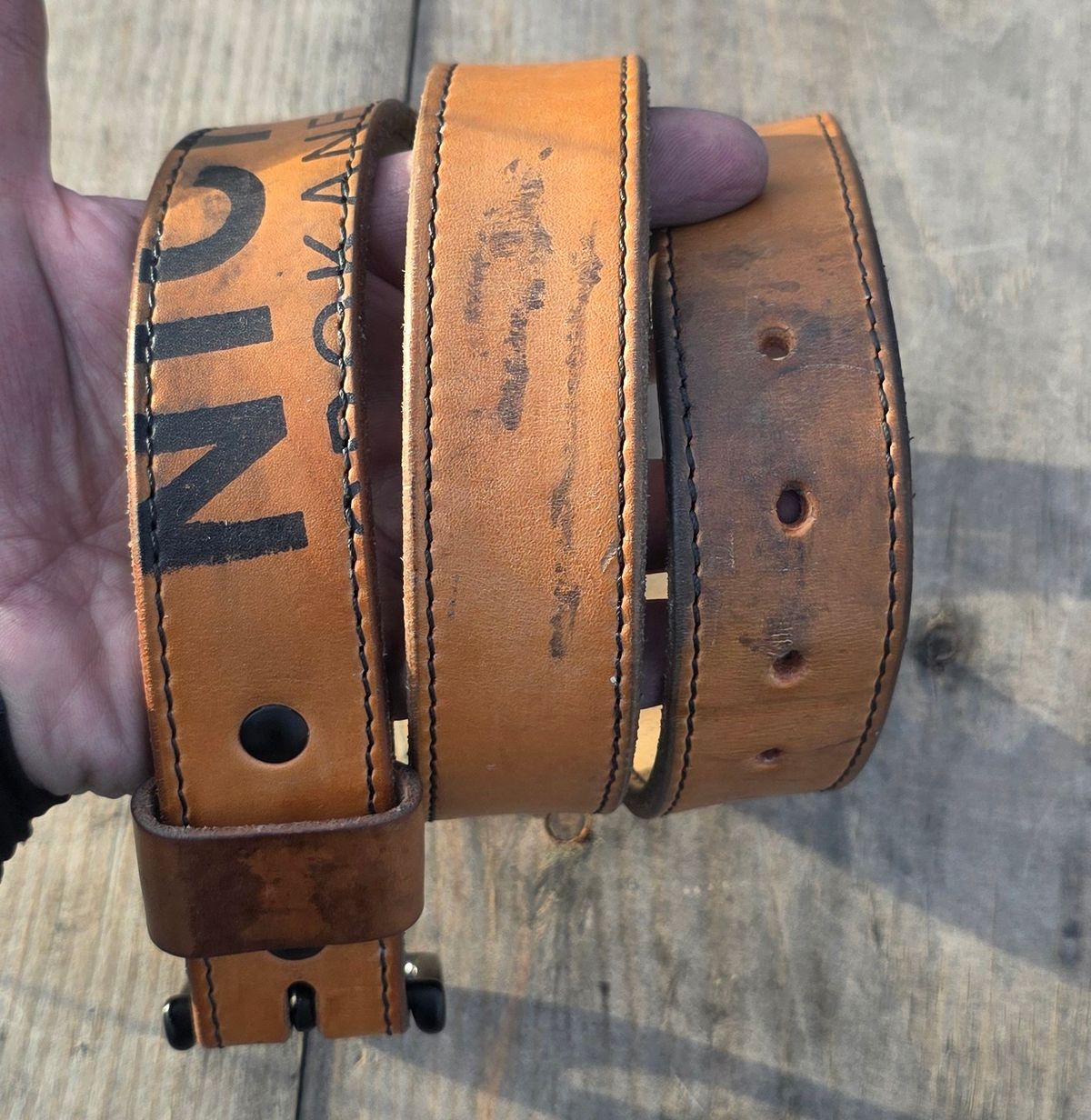Photo by zestyclosemedicine on January 4, 2026 of the Nicks Natural Blackout - Heavy Duty Work Belt in Wickett & Craig Natural Skirting.