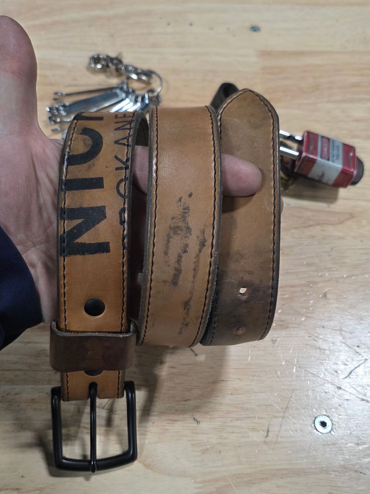 Photo by zestyclosemedicine on February 2, 2026 of the Nicks Natural Blackout - Heavy Duty Work Belt in Wickett & Craig Natural Skirting.