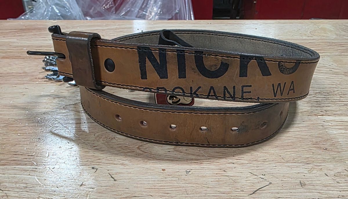 Photo by zestyclosemedicine on February 2, 2026 of the Nicks Natural Blackout - Heavy Duty Work Belt in Wickett & Craig Natural Skirting.
