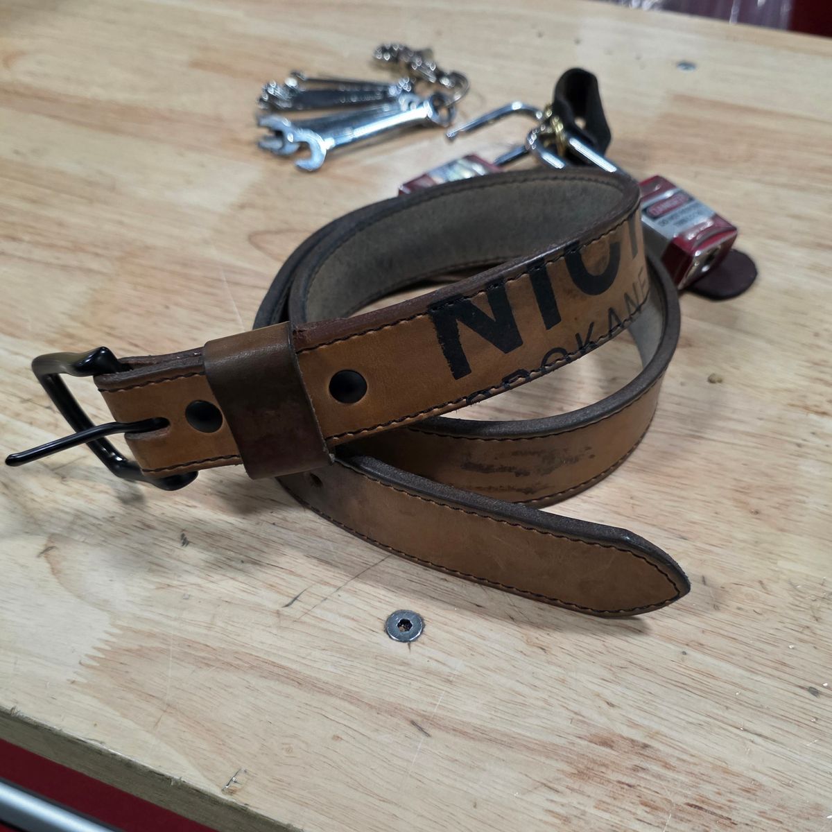 Photo by zestyclosemedicine on February 2, 2026 of the Nicks Natural Blackout - Heavy Duty Work Belt in Wickett & Craig Natural Skirting.