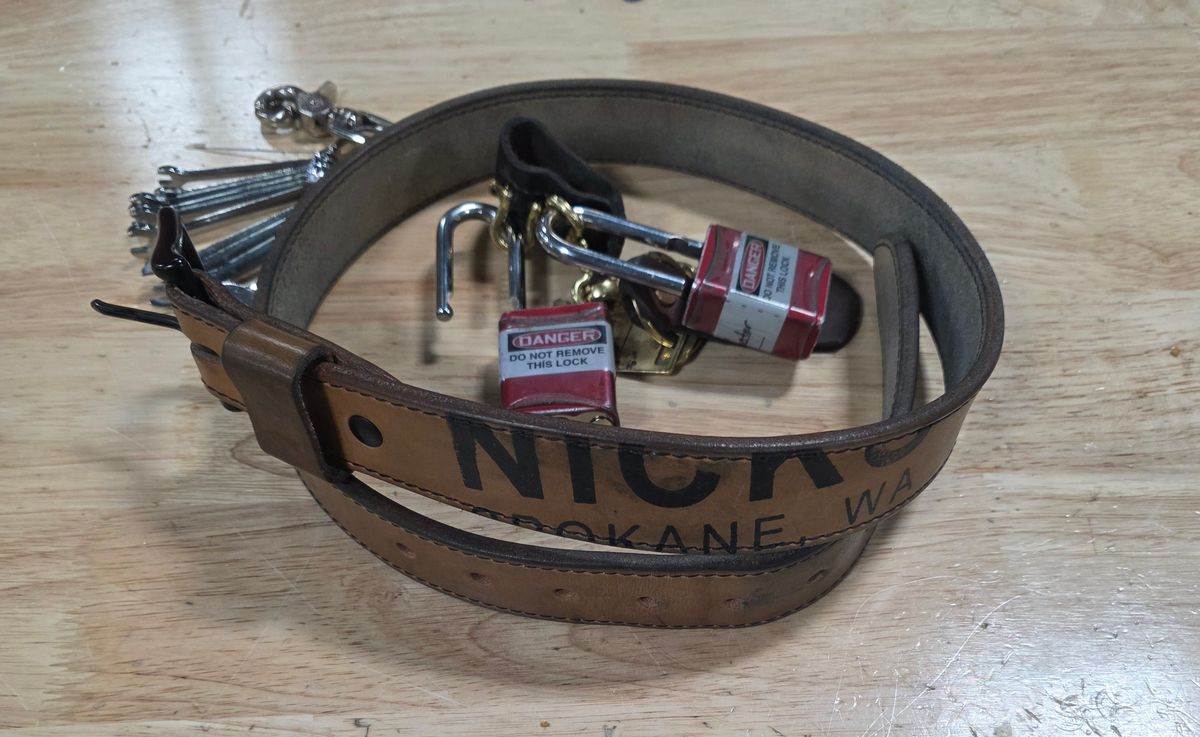 Photo by zestyclosemedicine on February 2, 2026 of the Nicks Natural Blackout - Heavy Duty Work Belt in Wickett & Craig Natural Skirting.