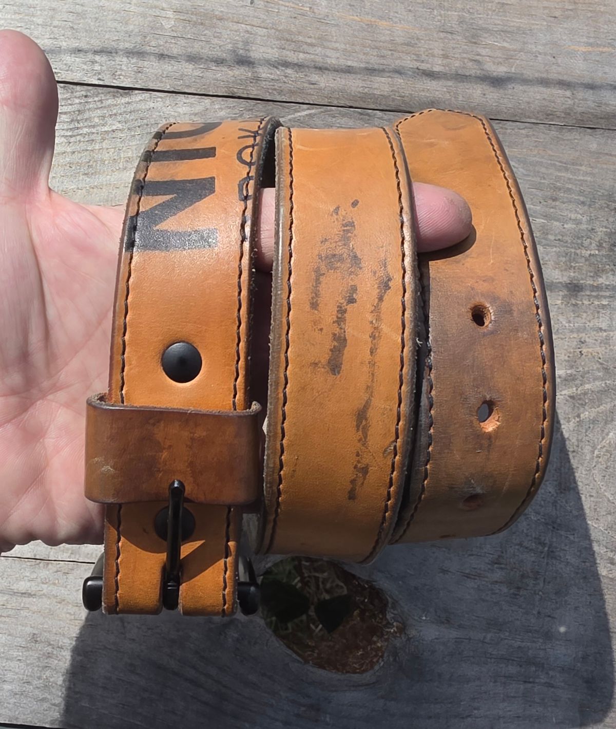 Photo by zestyclosemedicine on March 5, 2026 of the Nicks Natural Blackout - Heavy Duty Work Belt in Wickett & Craig Natural Skirting.