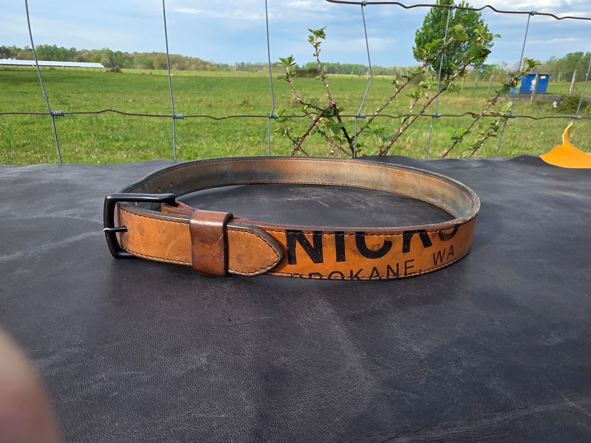 Photo by zestyclosemedicine on April 3, 2026 of the Nicks Natural Blackout - Heavy Duty Work Belt in Wickett & Craig Natural Skirting.
