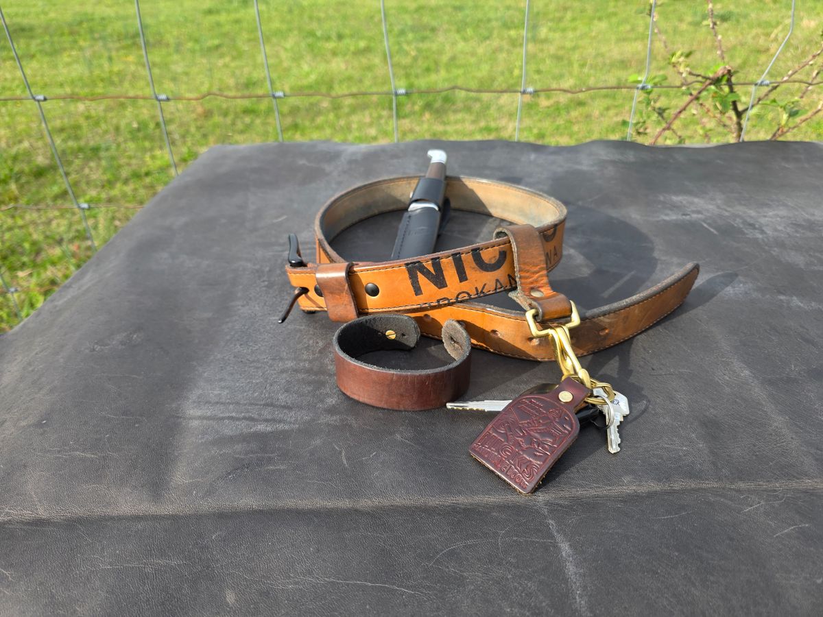 Photo by zestyclosemedicine on April 3, 2026 of the Nicks Natural Blackout - Heavy Duty Work Belt in Wickett & Craig Natural Skirting.