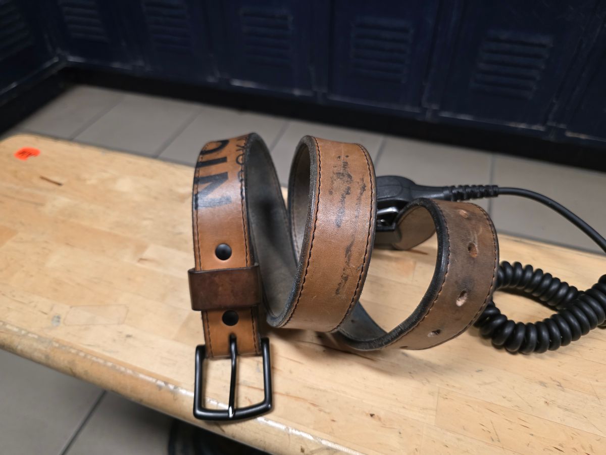 Photo by zestyclosemedicine on May 9, 2026 of the Nicks Natural Blackout - Heavy Duty Work Belt in Wickett & Craig Natural Skirting.