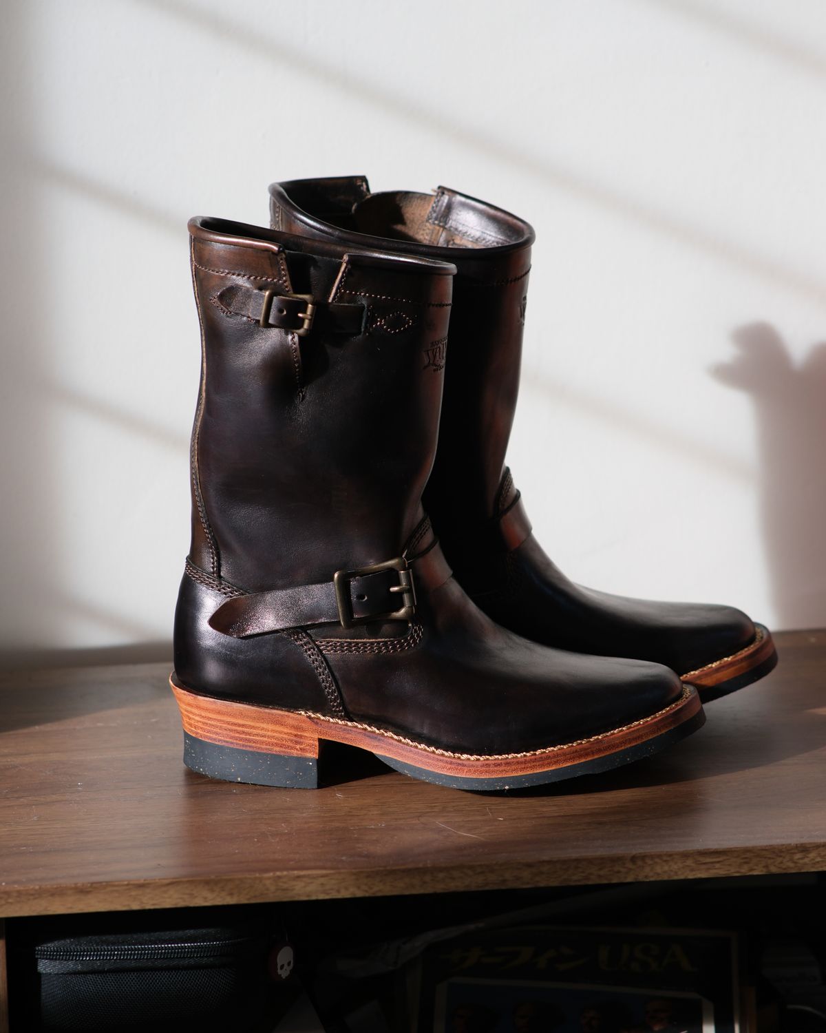 Photo by badbudz on October 1, 2025 of the Willie's Handmade Boots Engineer in Maryam Toscanello Horsebutt Overdyed Black.
