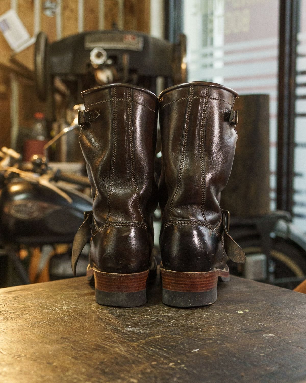 Photo by badbudz on November 3, 2025 of the Willie's Handmade Boots Engineer in Maryam Toscanello Horsebutt Overdyed Black.