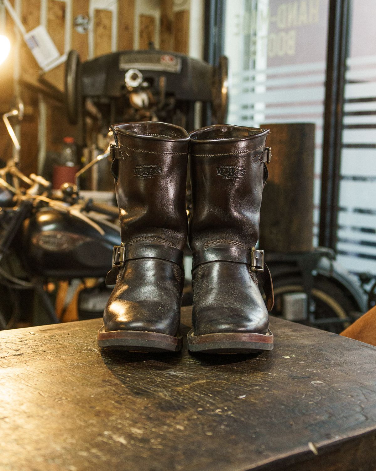 Photo by badbudz on November 3, 2025 of the Willie's Handmade Boots Engineer in Maryam Toscanello Horsebutt Overdyed Black.