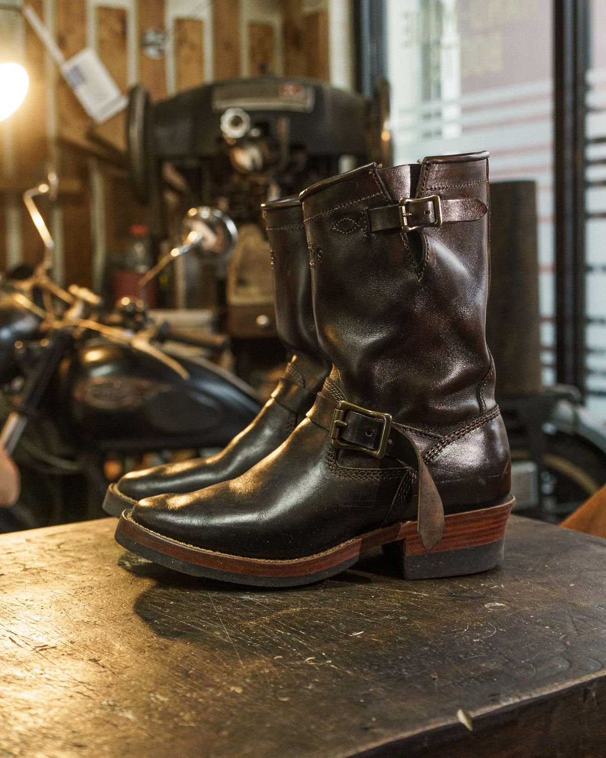 Photo by badbudz on November 3, 2025 of the Willie's Handmade Boots Engineer in Maryam Toscanello Horsebutt Overdyed Black.