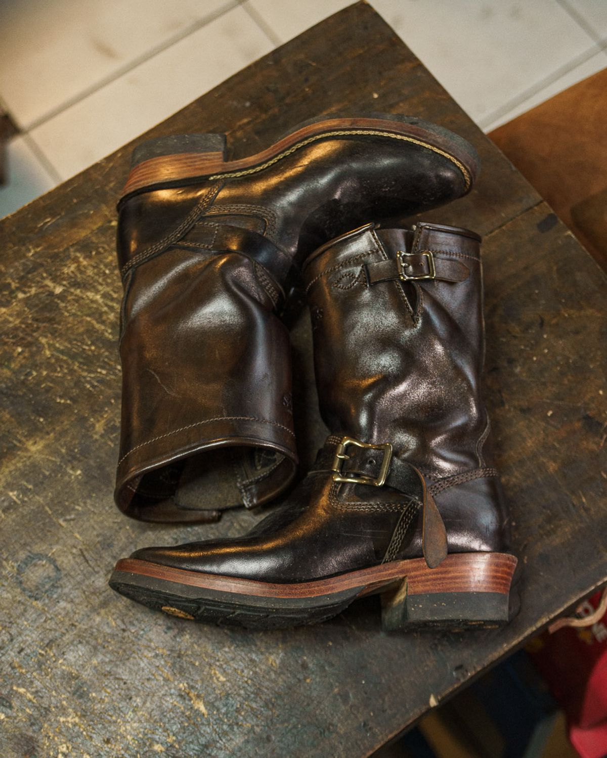 Photo by badbudz on November 3, 2025 of the Willie's Handmade Boots Engineer in Maryam Toscanello Horsebutt Overdyed Black.